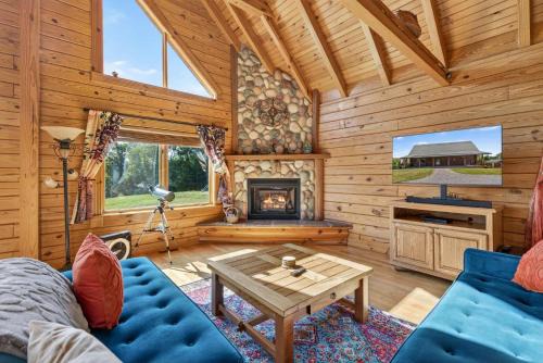Kirby Ski Chalet | Mountain Escape on 6 acres w Hot Tub & Privacy