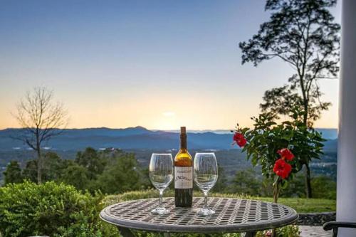 Fletcher House | Mountain Top Mansion + Pet Friendly + Sleeps 24 + Asheville + Blue Ridge Parkway