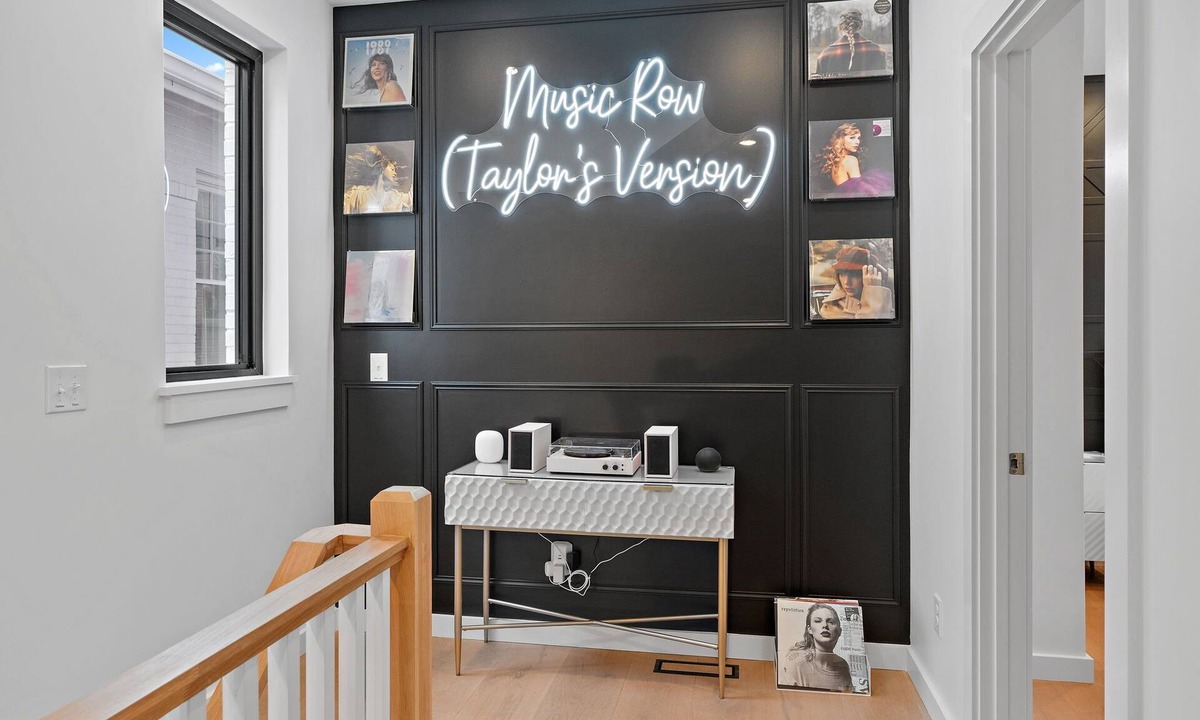 Edgehill House | Music Row (Taylor's Version) Townhome