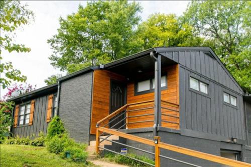 Woodbine House | Nashville palace The home away from home