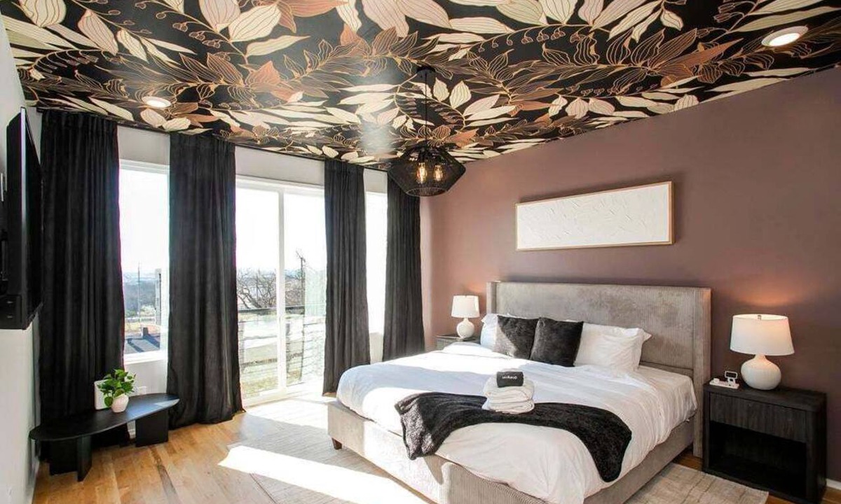 Haynes Area House | 🌇 Nashville Rooftop Retreat - Fire Pit, Skyline Views, Sleeps 12! 🎶