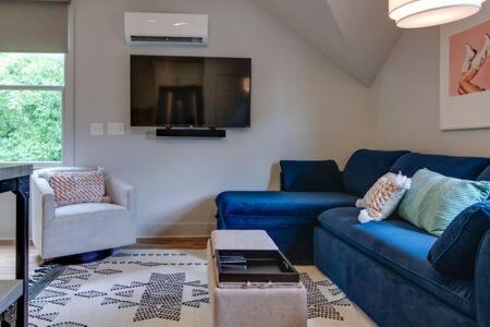 Greenwood House | Nashville Townhouse - Walk to Food, Near Downtown!
