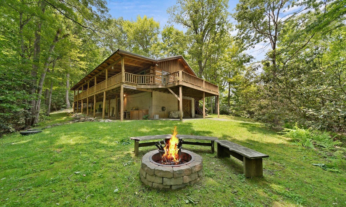 Boone Cabin | Natures Call-Hot tub, Creek, Game Room, Pets OK