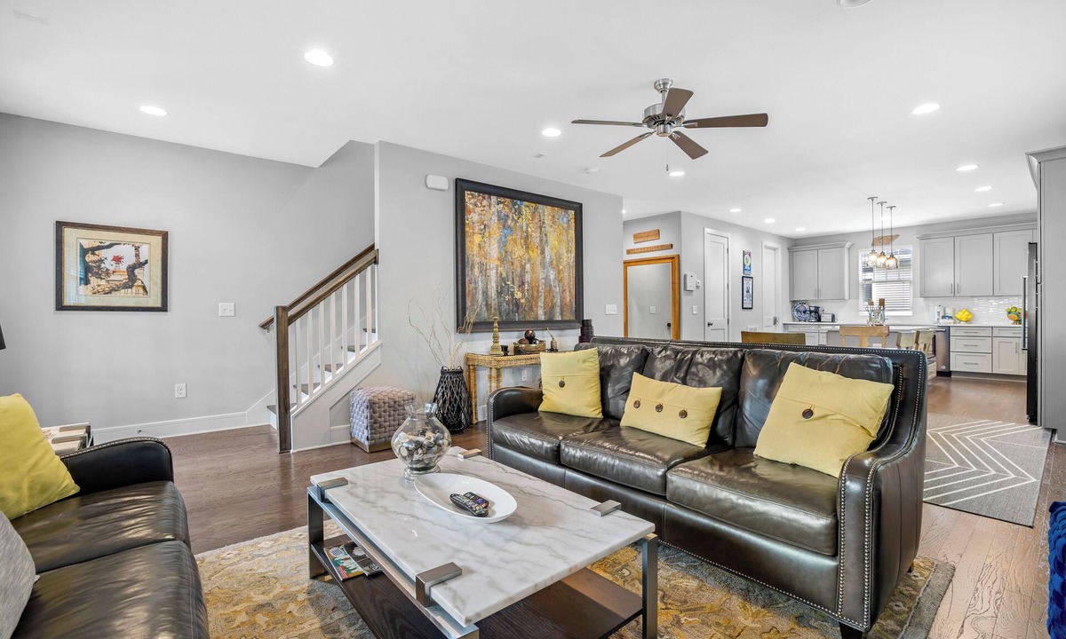 Berry Hill House | NEW! 10min->Broadway! Southern Sweet Tea Waverly