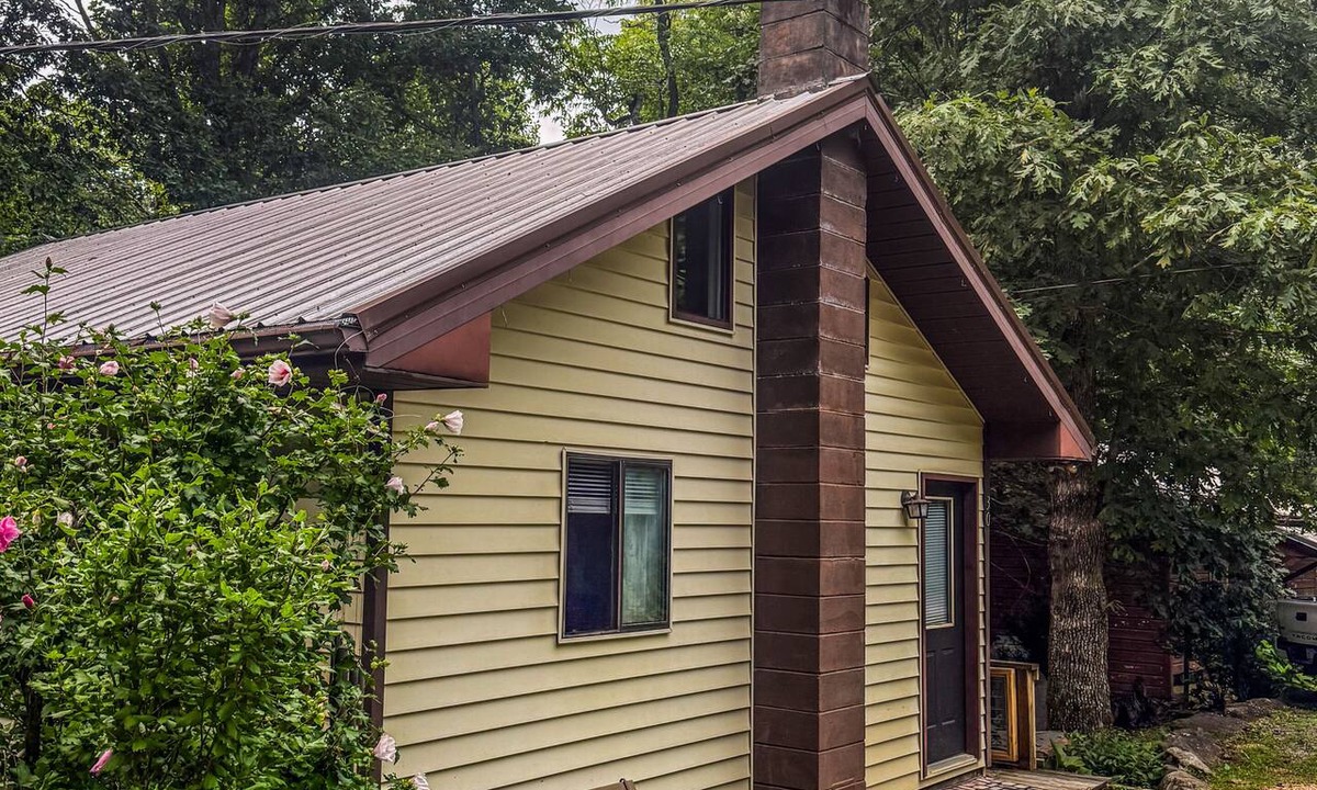Sapphire House | New Cabin in lake toxaway near gorges state park
