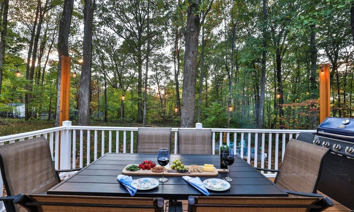 Millville House | New Playground Fenced Yard Hot Tub King Bed Pets
