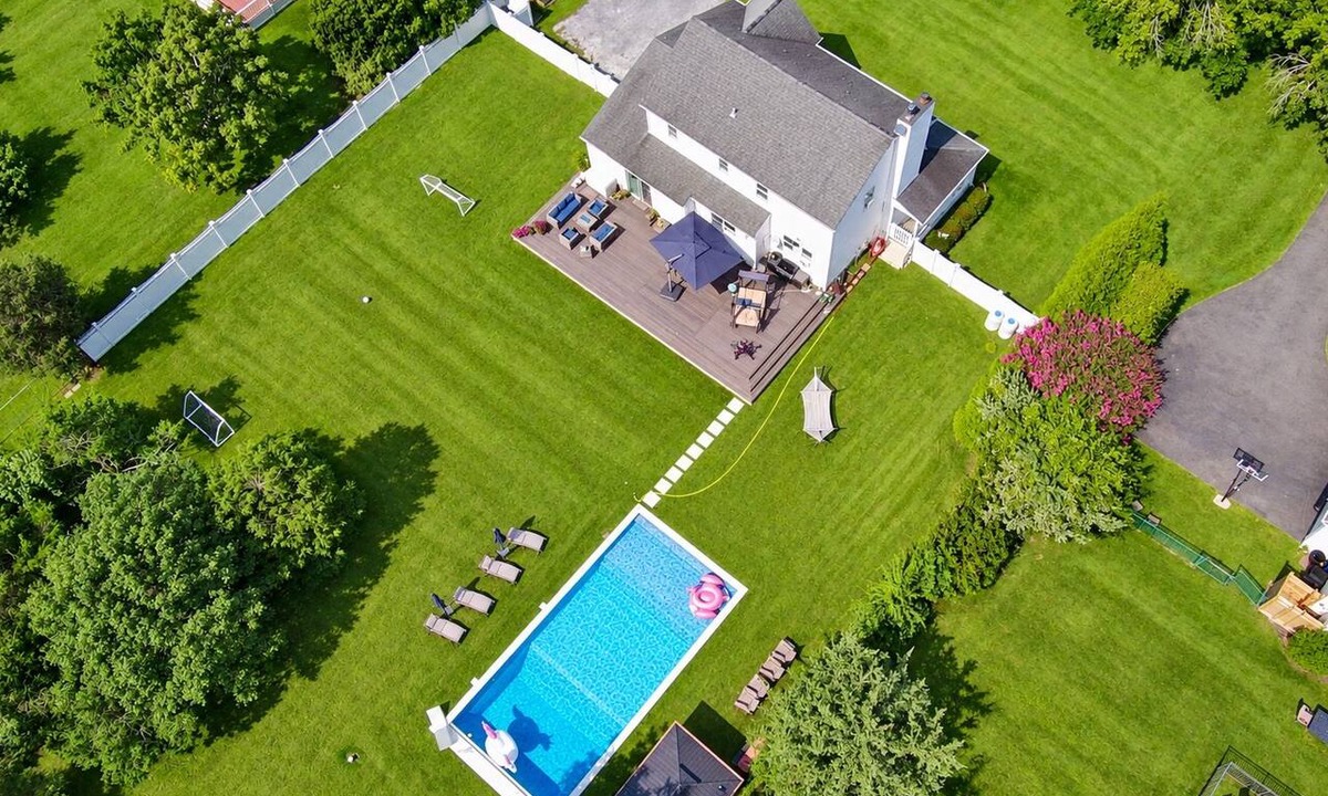 Mattituck House | North Fork Fall Escape—Vineyards, Apple Picking & Greenport