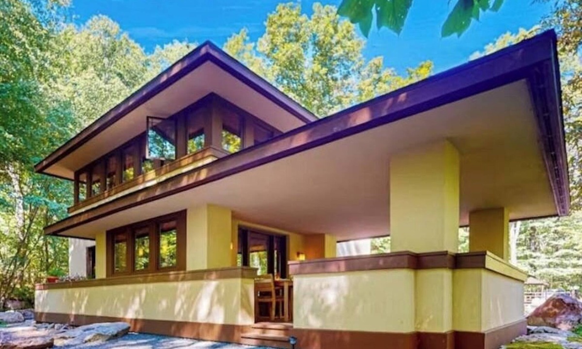Bittinger House | Official Fallingwater Lodging Partner—Just 32 miles away