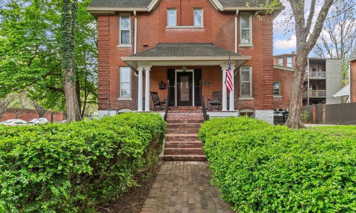 Old Louisville House | Old Louisville Charm with Modern Amenities - On a Brick-Lined Quaint Street