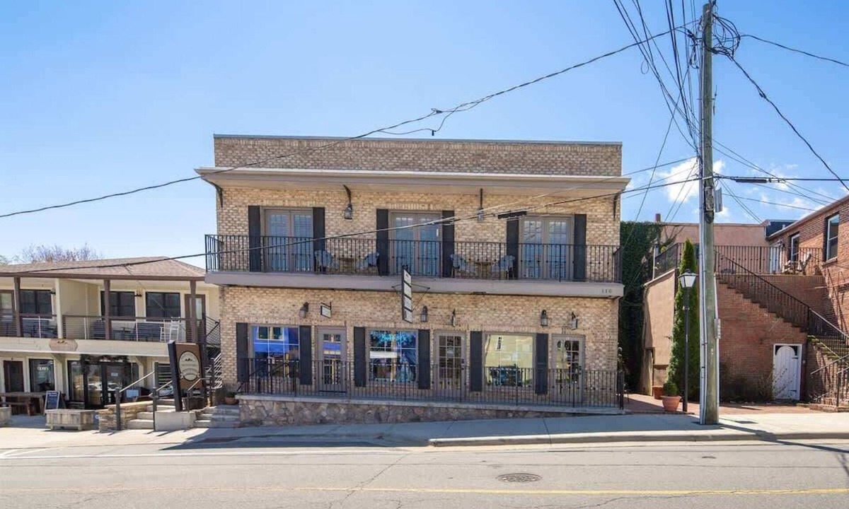 Blowing Rock Condo | Overlook - Downtown, Elevator, Sleeps 6, Parking!