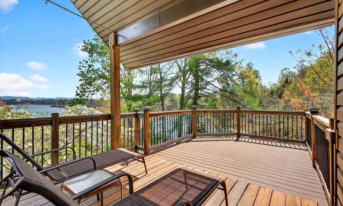 Nebo House | Paddle On Inn | Spacious Lakefront Retreat with Private Dock + VIEWS!