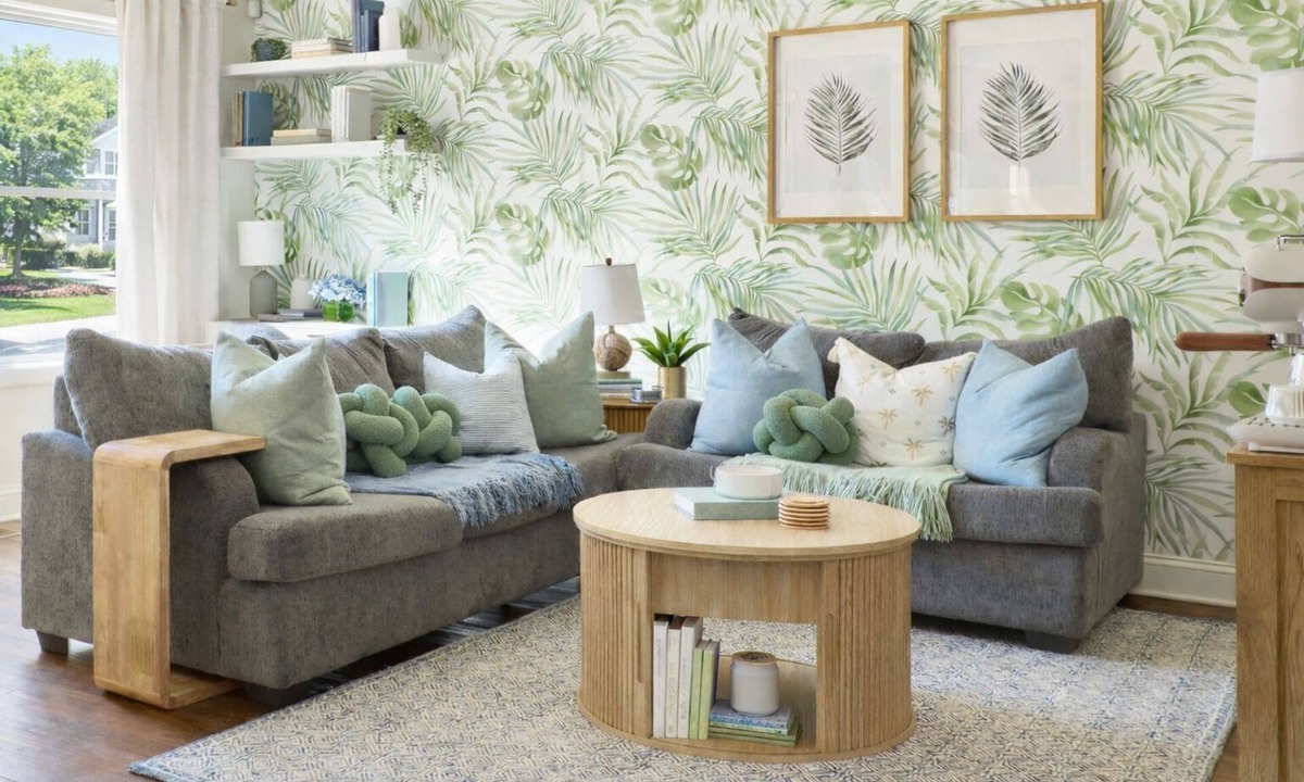 Villa Heights Villa | Palm Blue inspired 2Br Home Near NoDa & Uptown + Quiet Area and Sleeps 4