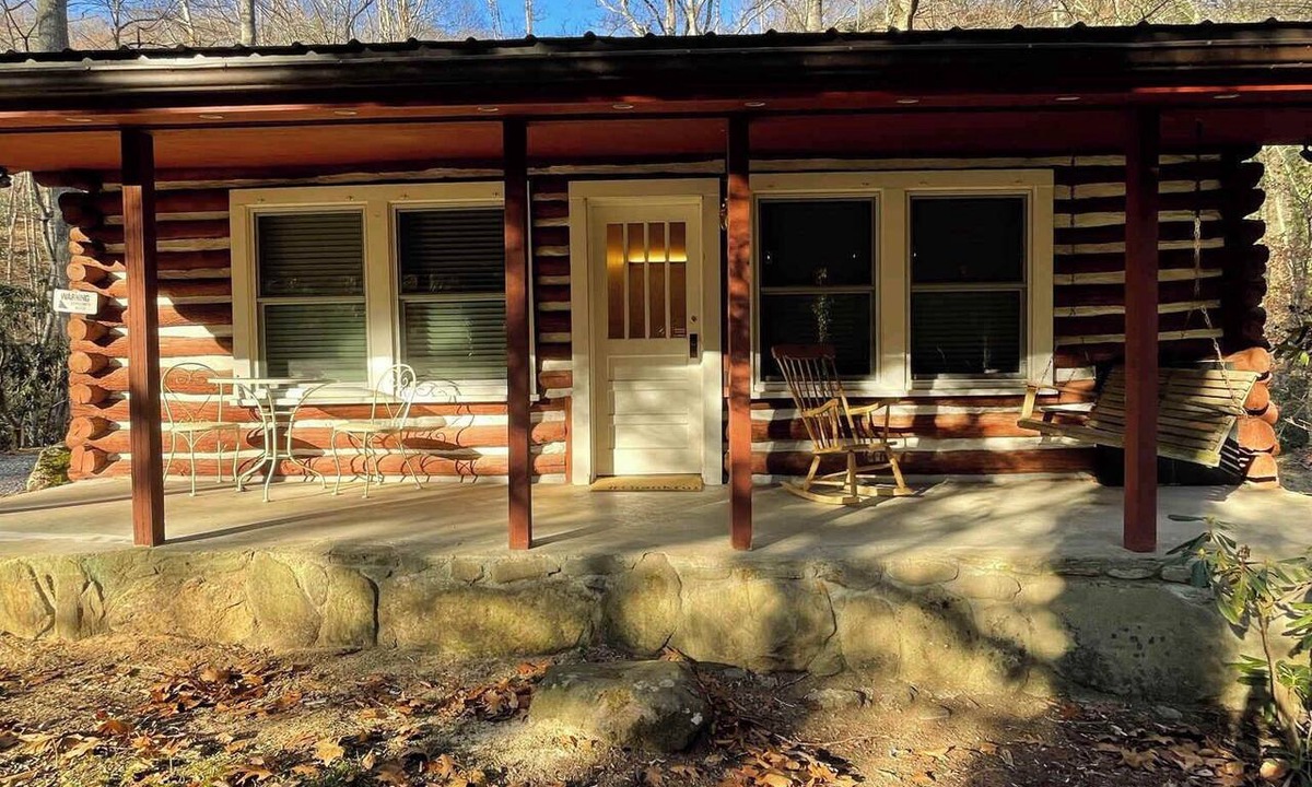 Weaverville Cabin | Peaceful Creekside Cabin, Dog-friendly, Hot Tub, Gas Fireplace, Gas Grill