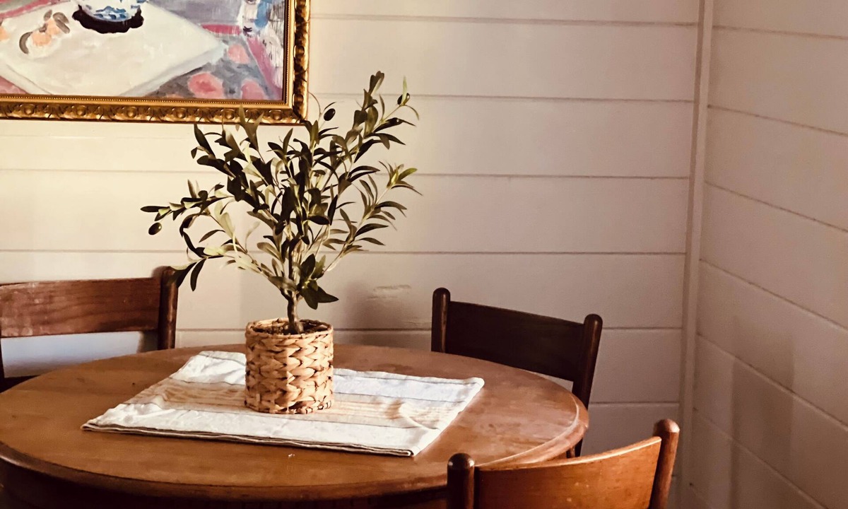 Boyce House | PEONY PLACE Charming 2BR farmhouse in the heart of horse country on flower farm
