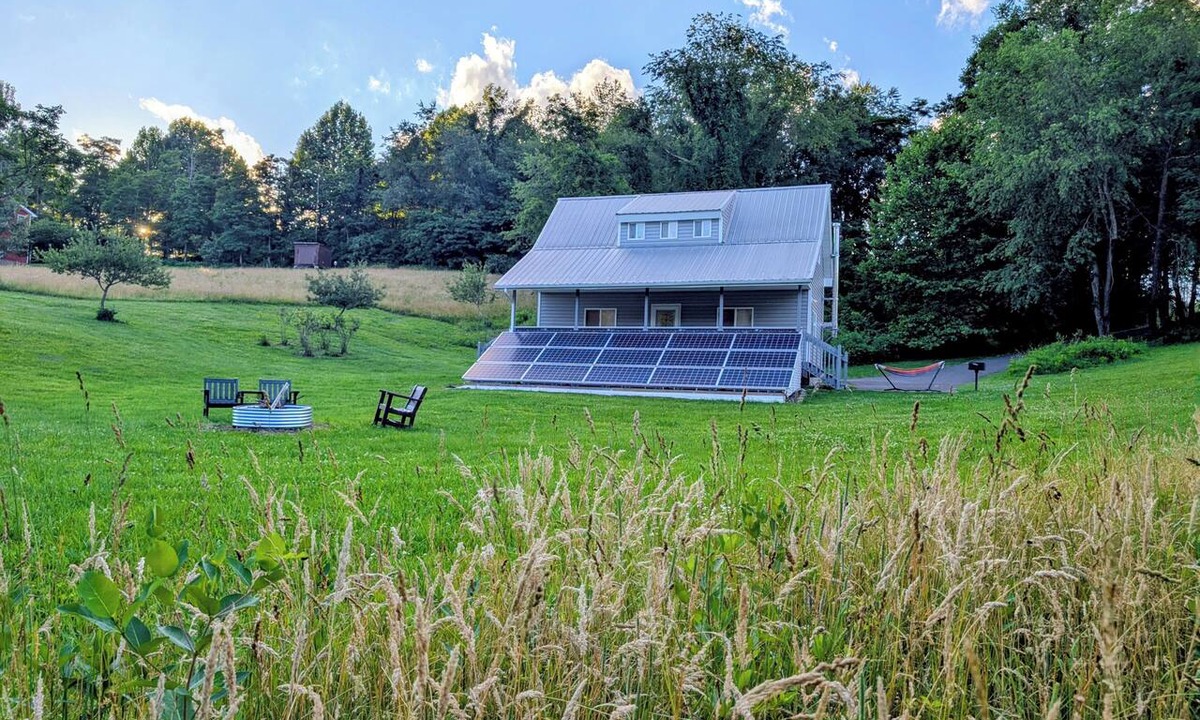 Marion House | Pet-Friendly Retreat; Huge Yard, Sauna, Fire Pit & EV Charger Near Hungry Mother