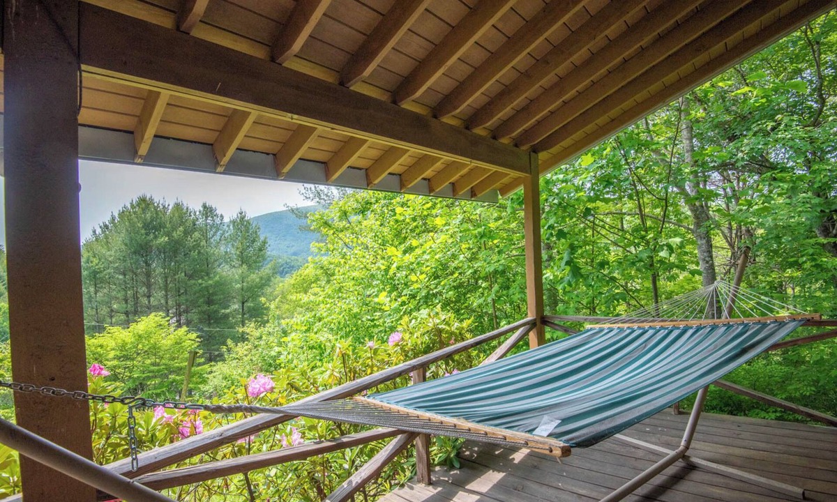 Lansing Cabin | Phoenix Rising + Views + Monthly Discount Pricing!