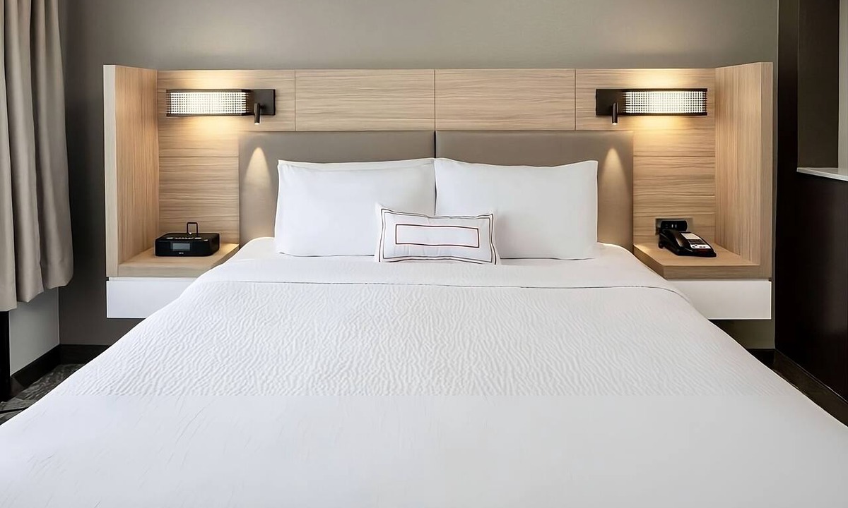 Donelson Hotel | Prime Location in Nashville! Kitchenette, Pool, Pet-friendly, Free Parking!