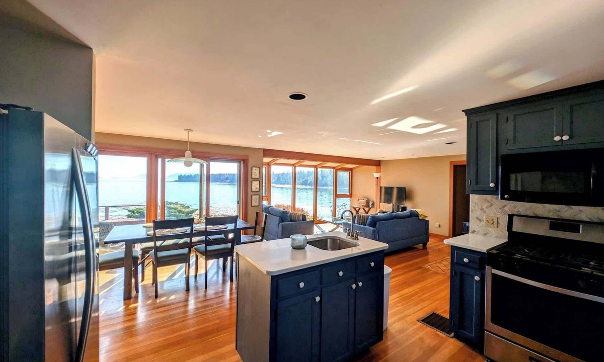 Hancock House | Private Beachfront Cottage w/Cadillac Mountain