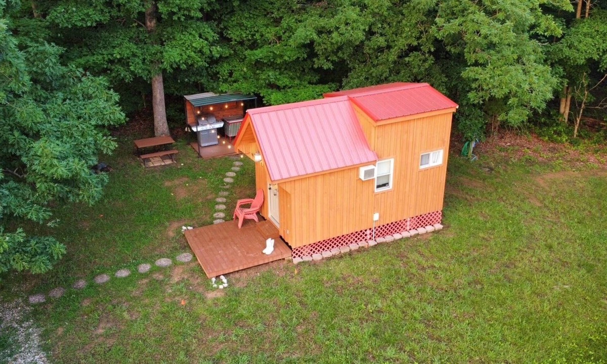 French Lick Cabin | Private CABIN 5 STAR Clean! By Patoka Lake! Boat parking! Queen bed & full bath!
