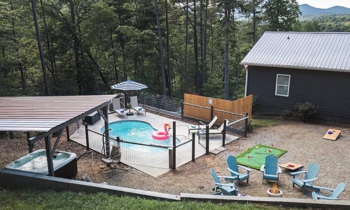 Dahlonega Cabin | Private Pool - Hot tub - King Beds - Arcade Games - BBQGrill - Pet Friendly