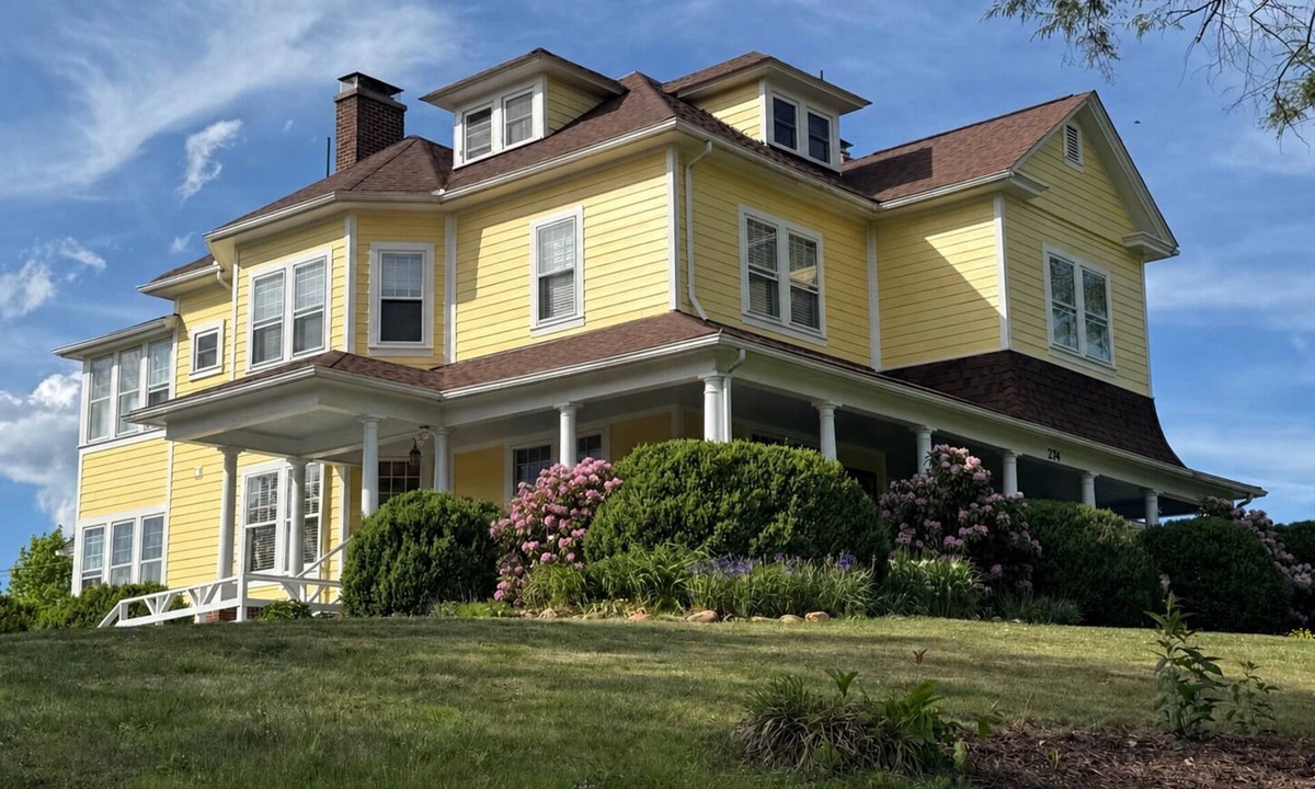 Waynesville Bed & Breakfast | Prospect Hill on Main: Historic Inn in Downtown Waynesville, NC