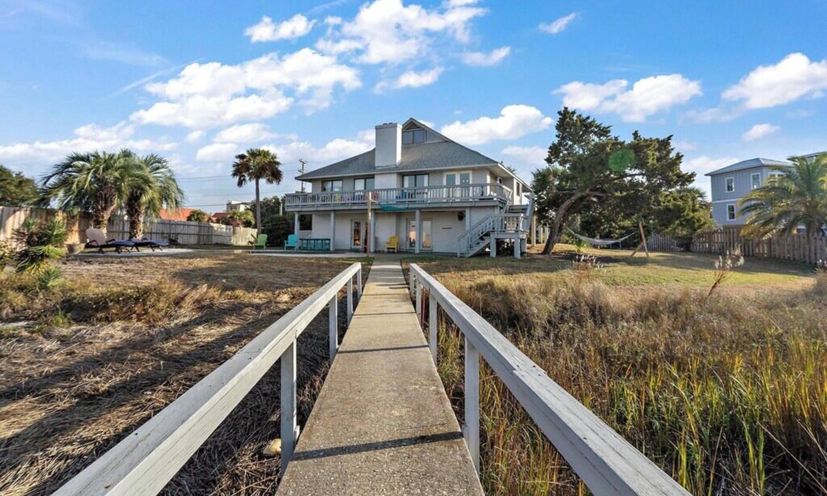 Isle of Palms House | Pure Bliss ! Dock with Fantastic Fishing, Deep Water 24 hours, 5 min Beach!