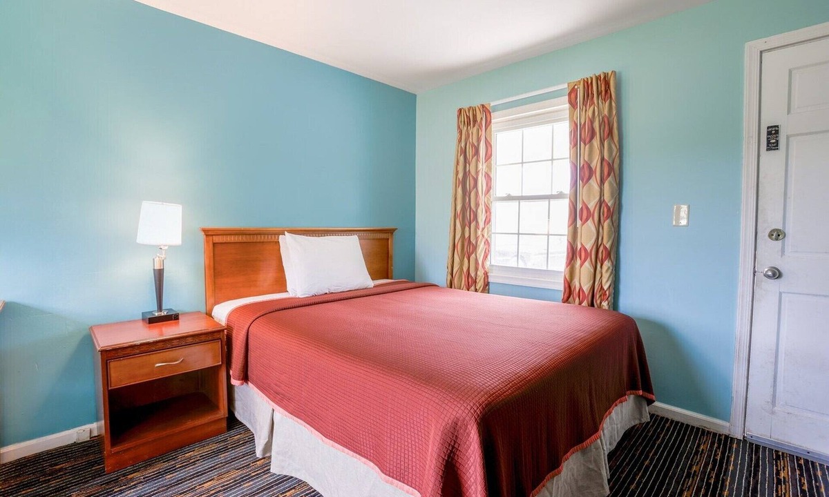 Natural Bridge Apartment | Queen Bed|Smk|Natural Bridge