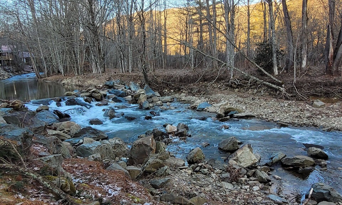 Banner Elk Cabin | Relaxing 2 bedroom river side home. Home located in Banner Elk, NC