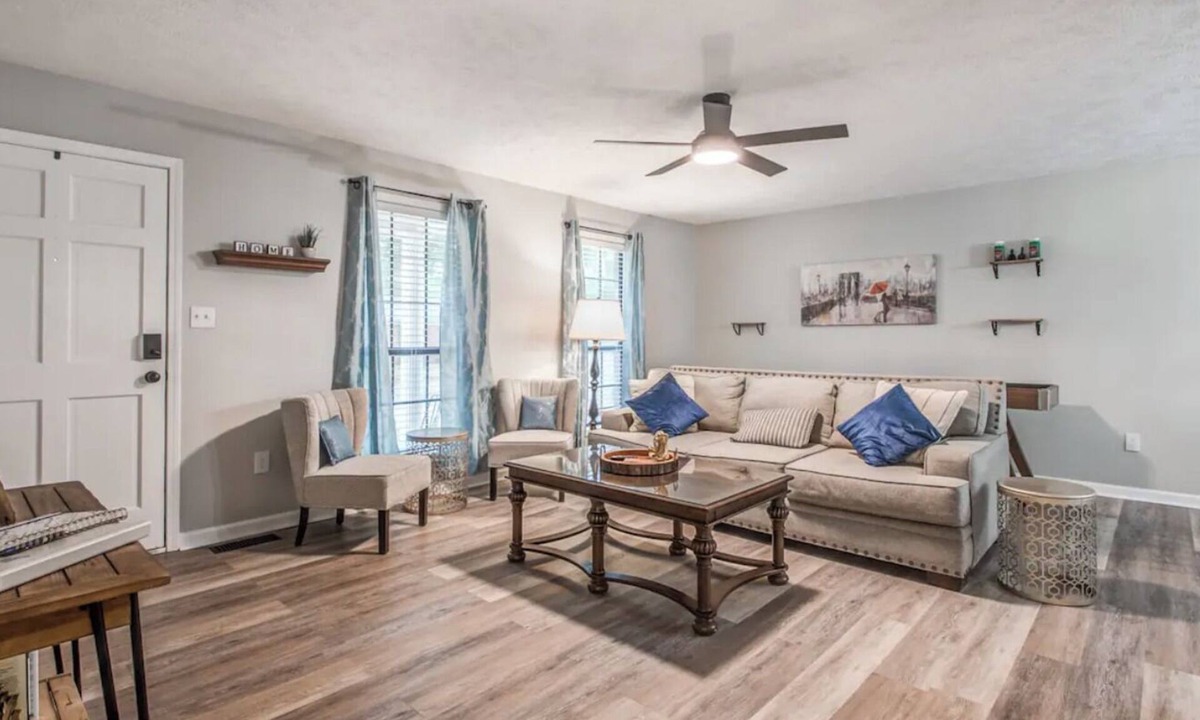 Jackson House | Remodeled N. Jackson Home w/Shuffleboard, sleeps 6