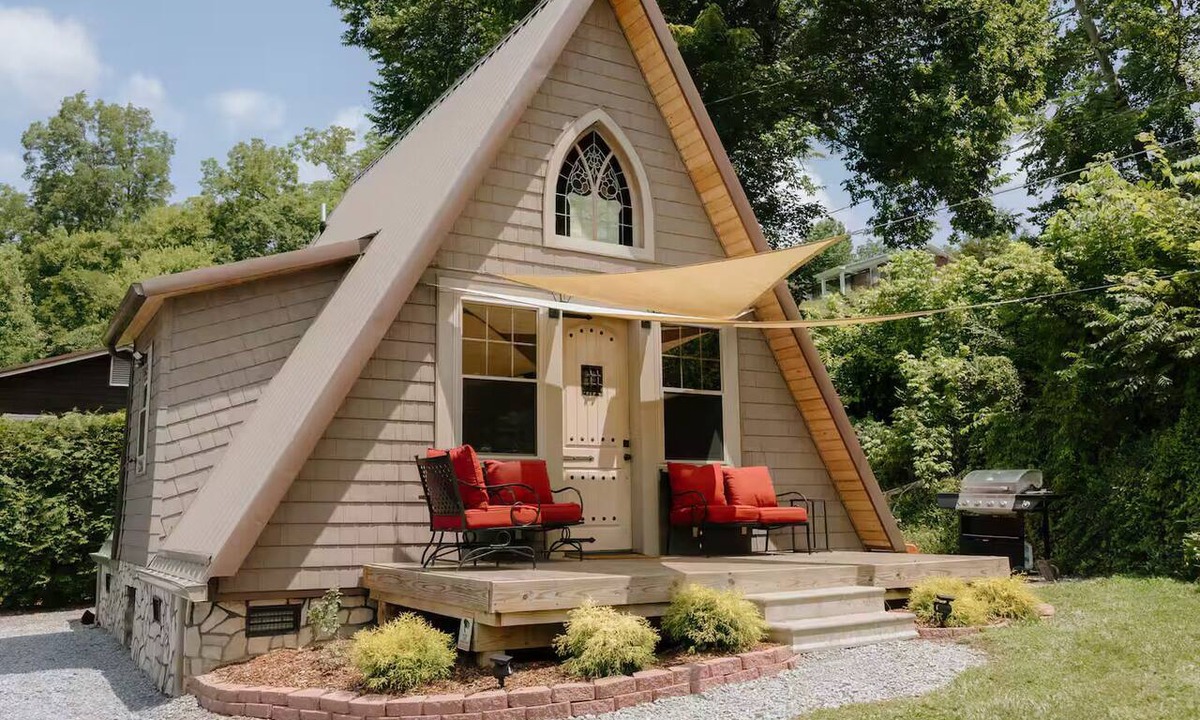 Elizabethton Cabin | Riv-A-Frame Doe River A-Frame 1 bedroom with twin loft, short trail to river