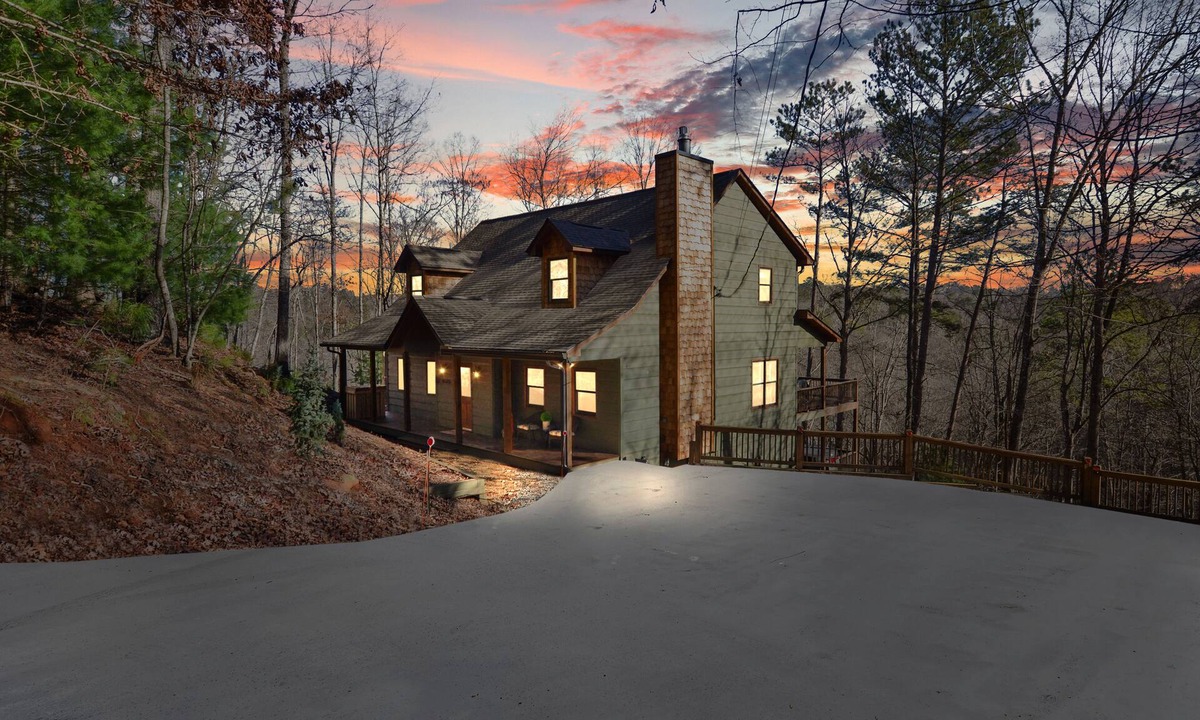 Ellijay Cabin | Riversong Hot Tub Theater Game Room Resort Access