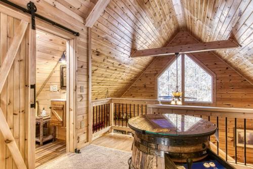 Sevierville Ski Chalet | Rocky Top Heaven - Arcade Game, Resort Pool, 560 FREE tickets each paid day!