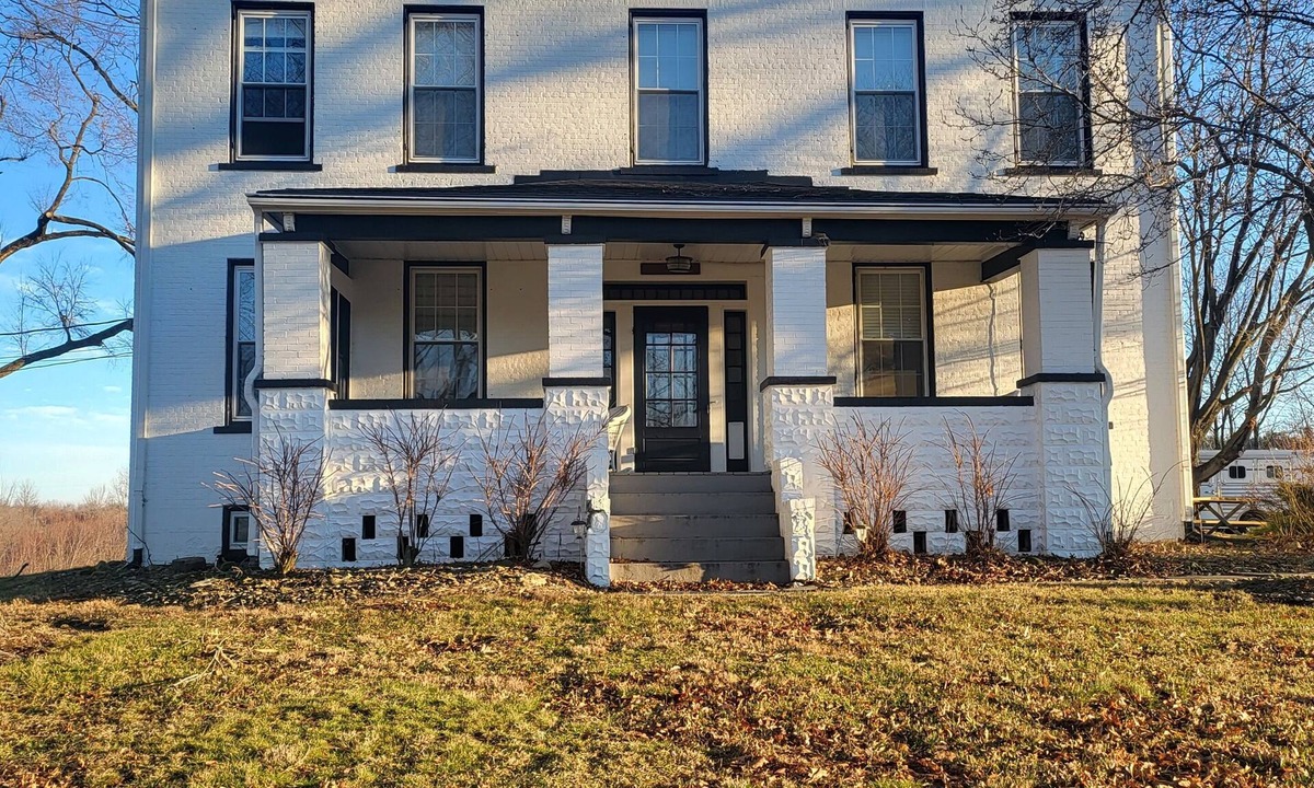 Joffre House | Rolling Acres Farm