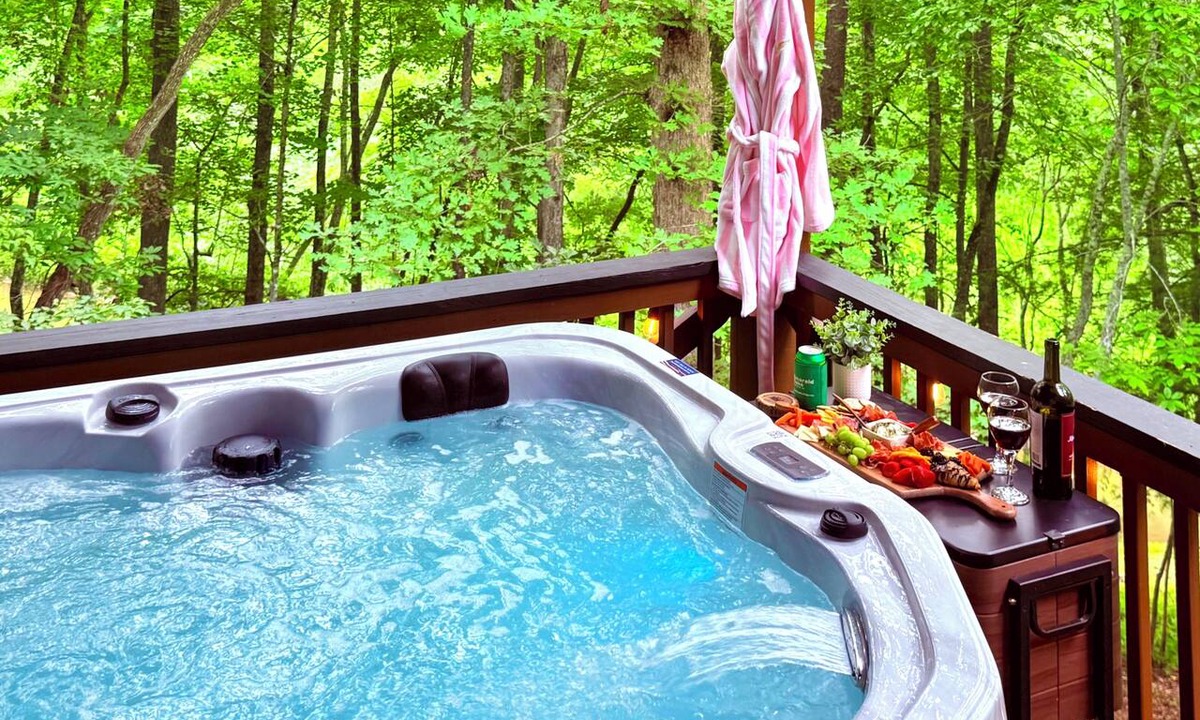 Blue Ridge Cabin | Romantic Creekside Cabin! Close to downtown New Hot Tub Fire Pit Game Room
