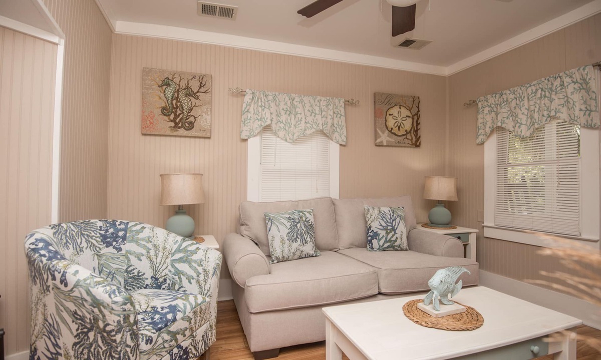 Historic District Cottage | Romantic Getaway for 2