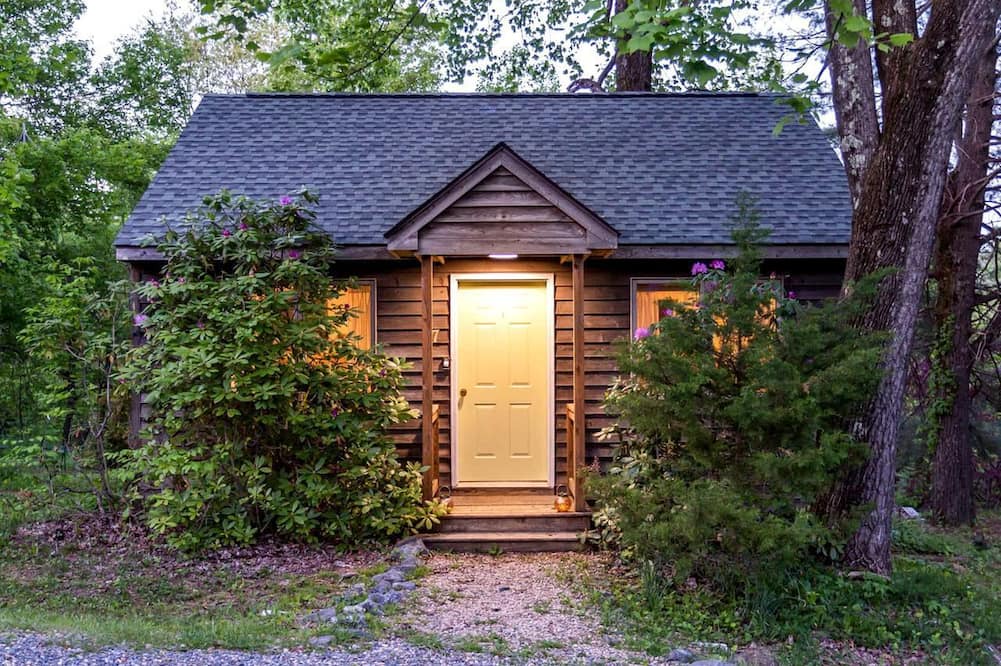 Montebello Cabin | Romantic Glamping Getaway in Love, Virginia's Natural Beauty