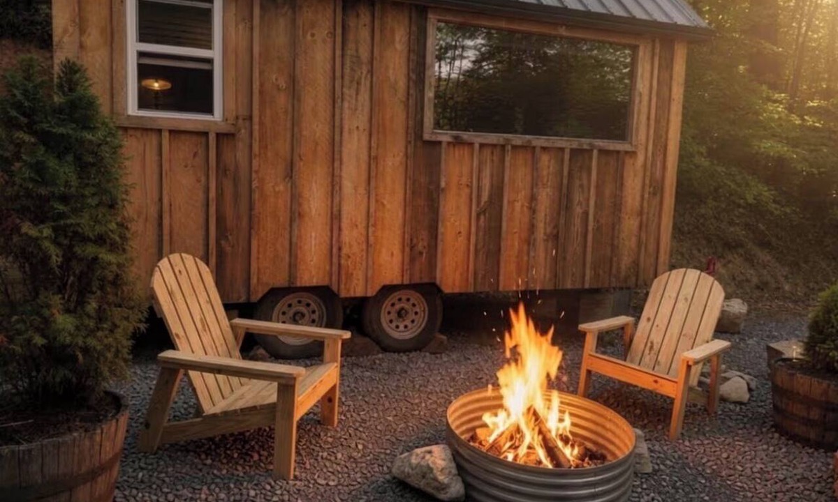 Newport Cabin | Rustic Wilderness Cabin Retreat Private Forest Getaway in East Tennessee