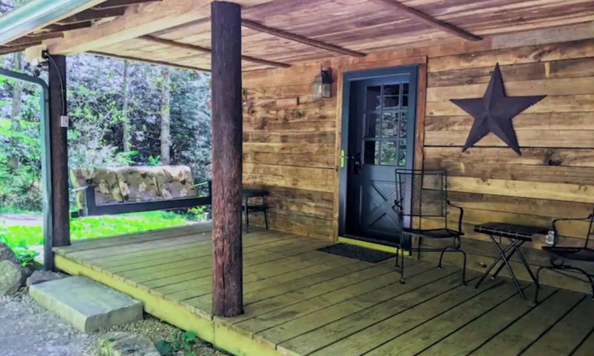 Leicester Cabin | Saddle Rock Cabin