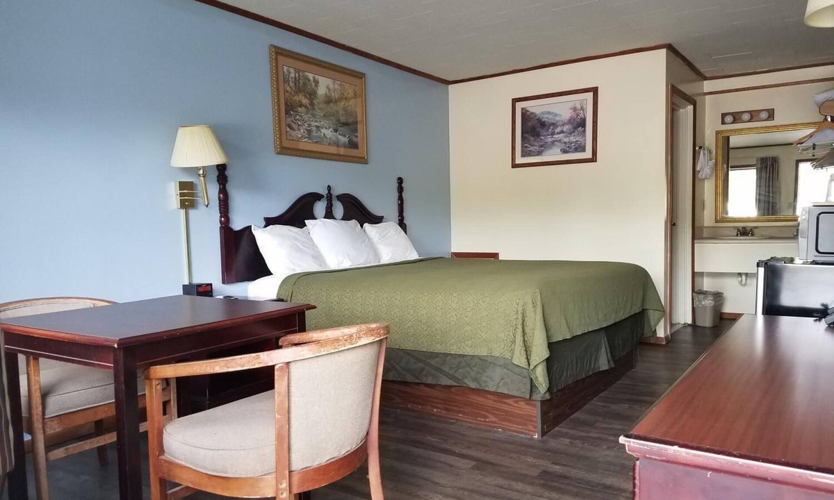 Franklin Hotel | Sapphire Inn