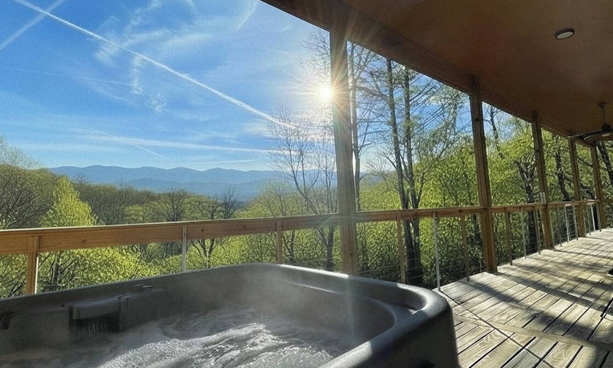 Wears Valley Cabin | Scandinavian HideOut for Couples and Families, Firepit, Outdoor Games