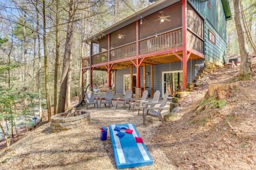 Cherry Log House | Secluded Cherry Log Cabin w/Hot Tub + Swings!
