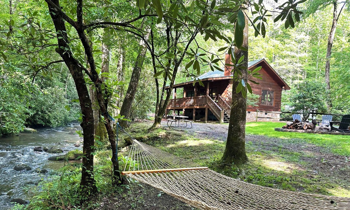 Unaka Cabin | Secluded Creekside Cabin Fire Pit Trout Fishing Pet Friendly