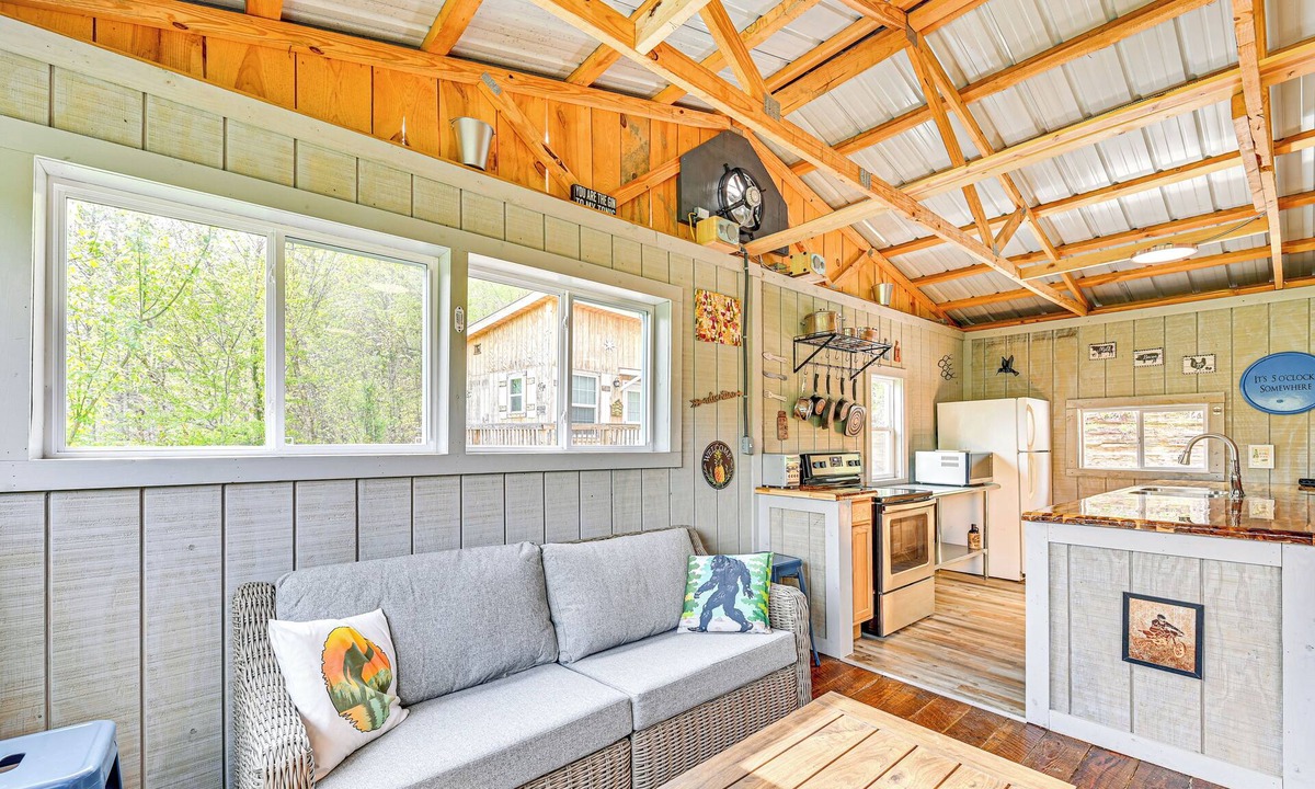 Livingston Cottage | Secluded on 10 Acres: Livingston Getaway w/Sauna!