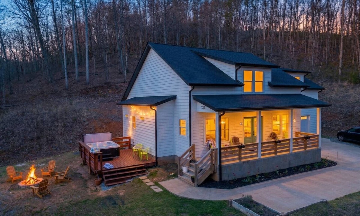 Leicester House | Serene Leicester Cabin 20 Min to AVL, Hot Tub, Fire Pit & Mountain Views