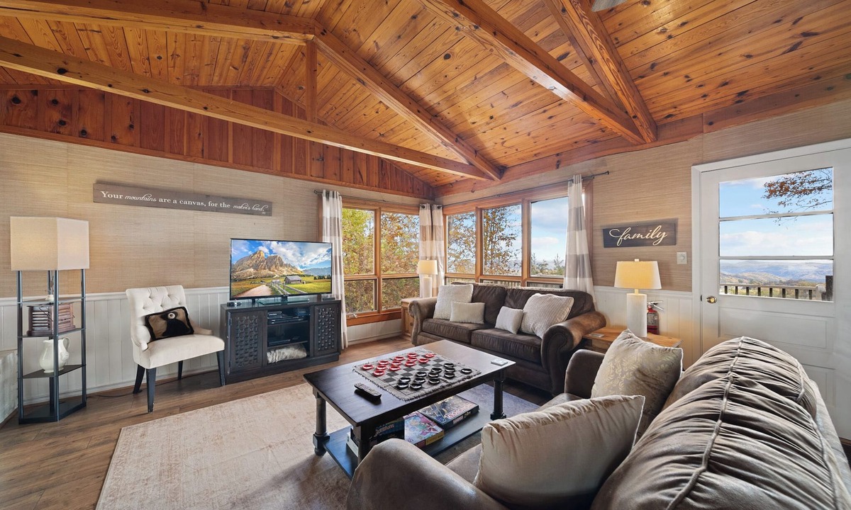 Apple Ridge House | Serene Long-Range Mountain Views Minutes from Town