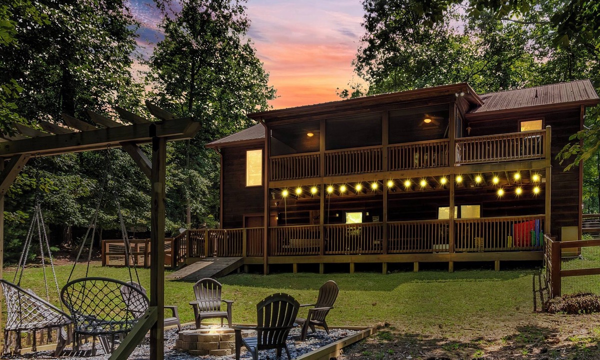 Ellijay Cabin | Serenity Moon, a Spacious Cabin in Coosawattee River Resort, North GA Mountains
