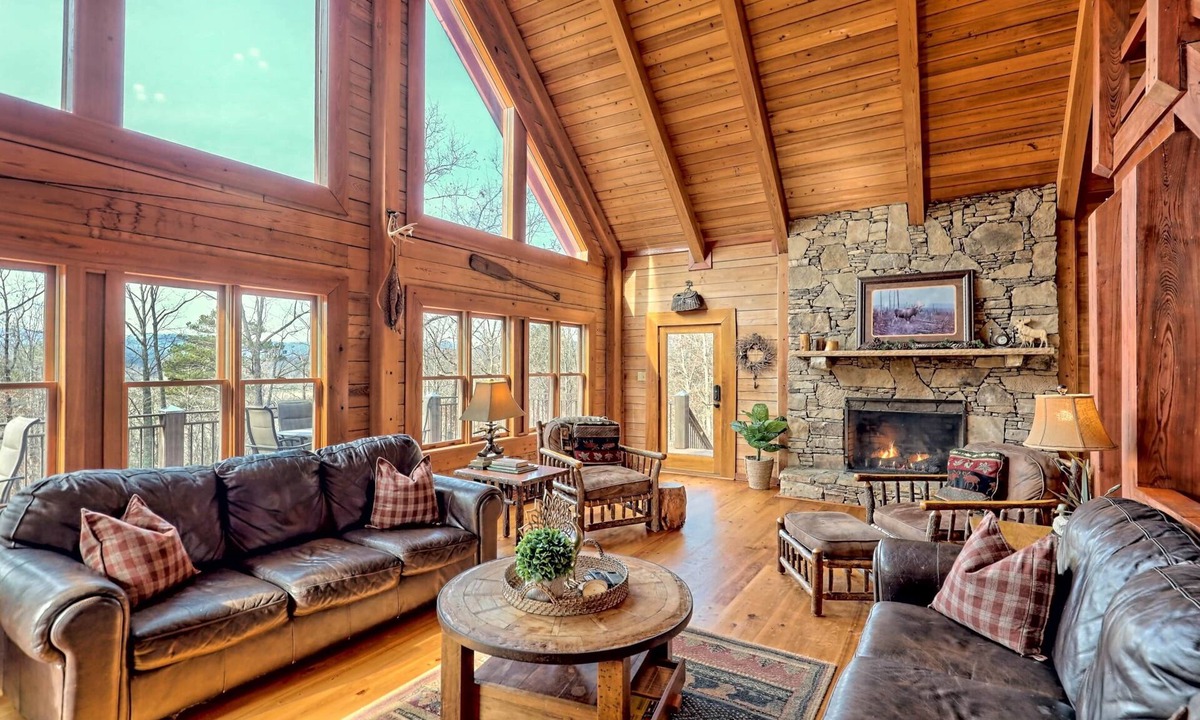 Sautee Nacoochee Cabin | Sleeps 28, 2 Cabins, 10BR/8BA, Hot Tub, Game Room, Firepit, King Beds, Helen, GA
