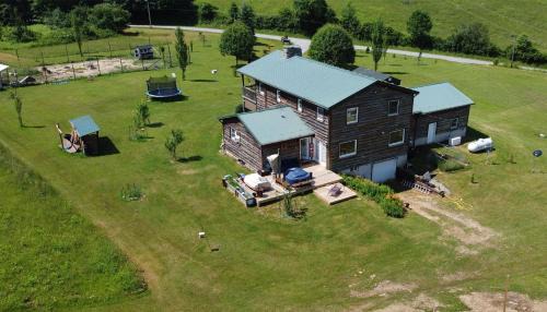 Mingo House | Smiths In-law suite! Pet friendly! Hot tub!