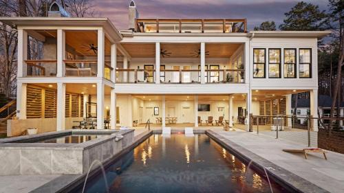 Mount Mourne Villa | Southern Belle Estate by AvantStay