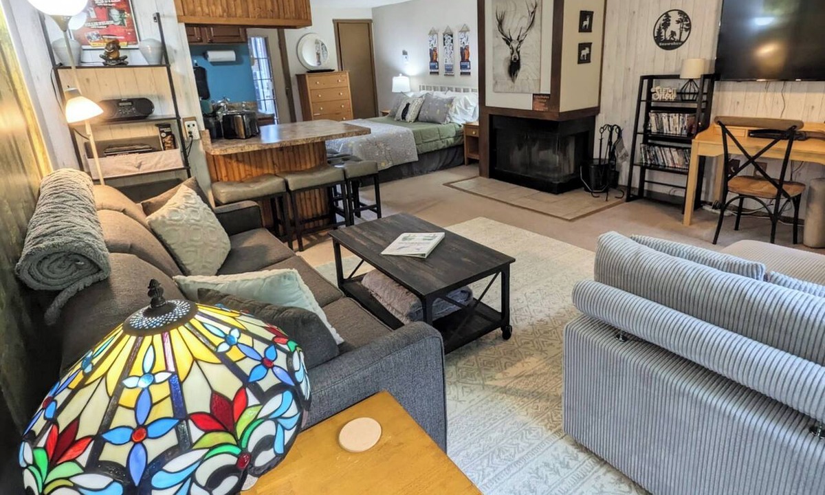 Edray Condo | SPACIOUS 1st Flr Studio 3 min Walk 2 Slopes, Bike-friendly, Ridgewood #52
